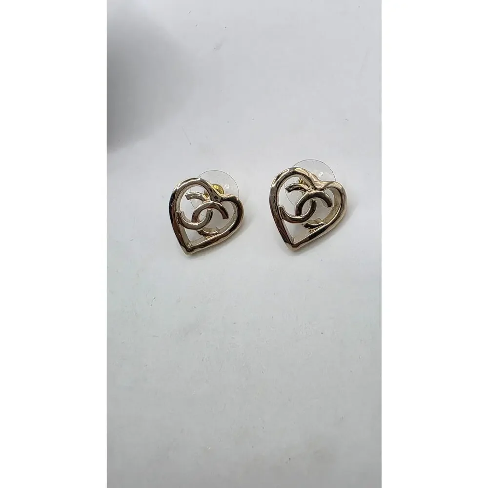 Chanel Gold-tone Interlocking CC Heart Stud Earrings NWT